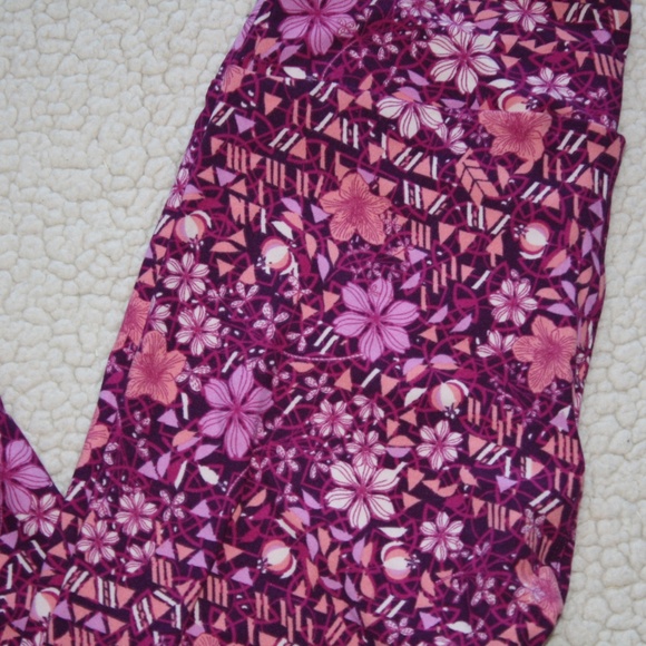 SOLD Mercari - Lularoe Pink Floral OS Leggings - Picture 2 of 2